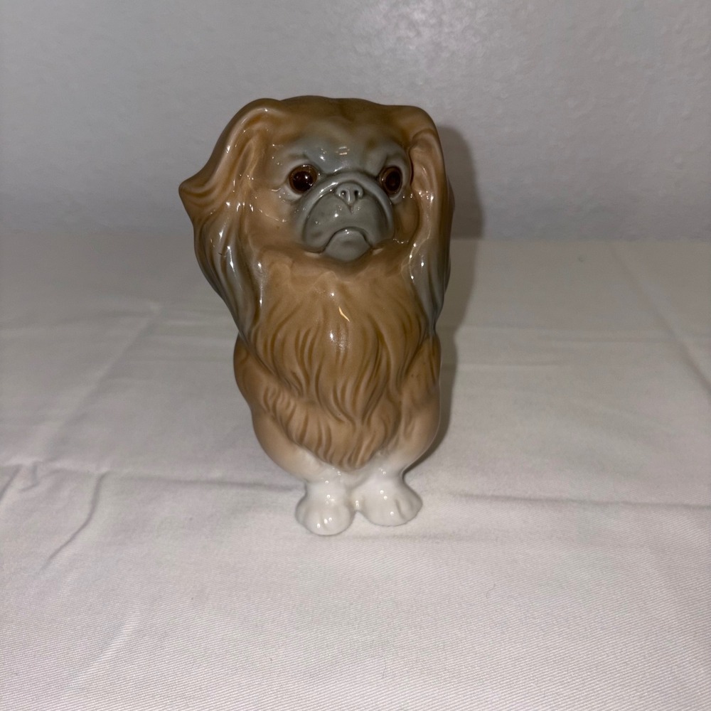 Lladro porcelain figurine of a Pekingese dog China glossy vintage